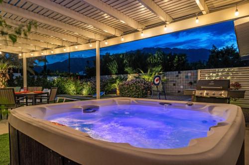 Modern Alexander Pool Home Permit# 3961 in Palm Springs, USA