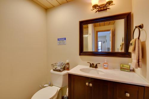 Grand Ellijay Cabin with Mountain Views and Pool Table! - image 11
