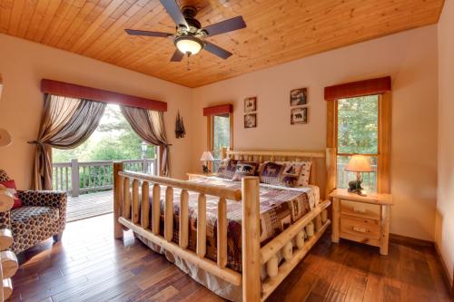 Grand Ellijay Cabin with Mountain Views and Pool Table