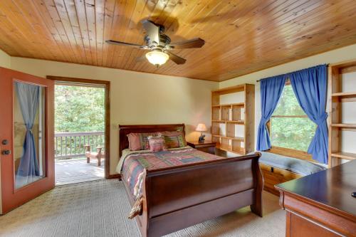 Grand Ellijay Cabin with Mountain Views and Pool Table