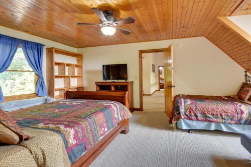 Grand Ellijay Cabin with Mountain Views and Pool Table! - image 2