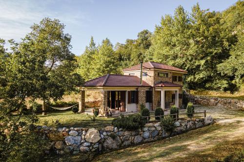 Hidden Stone Chalet