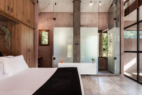 Hidden Stone Chalet in Zarouhla