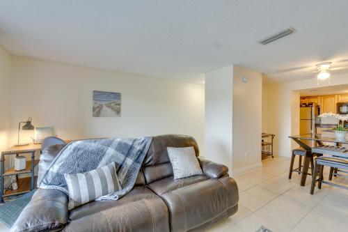 Updated Sienna Park Condo - 4 Miles to Siesta Key! in Sarasota, USA