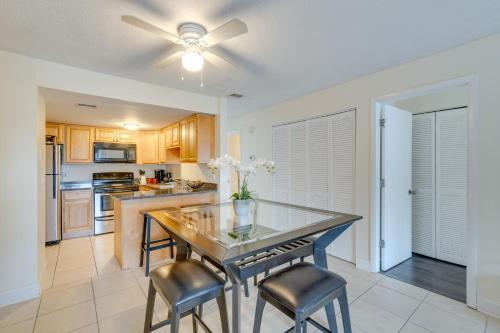Updated Sienna Park Condo - 4 Miles to Siesta Key! in Sarasota, USA