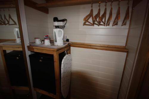 King Room with Sea View with Shower image 4