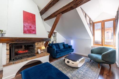 Location de vacances - Annecy -  - Sous Les Toits d'Annecy, un appartement irrésistible pour 1 à 6 personnes en plein coeur de ville - Image #0