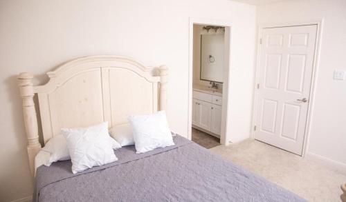 Four-Bedroom House image 10