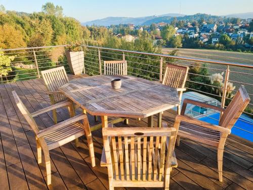  Mountains and Lakes - Villa Gaumberg in Linz