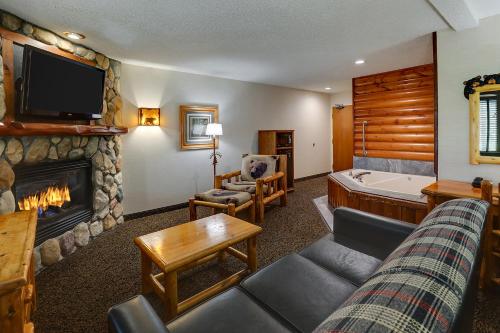 熱水浴缸, 皮奧里亞斯東尼小河酒店及會議中心 (Stoney Creek Hotel & Conference Center - Peoria) in 東皮奧里亞