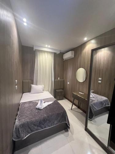 Rotana Palace Suites - image 7