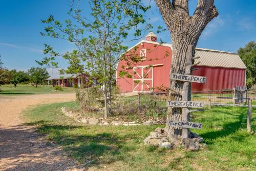 Charming Carmine Studio with Pond On 60-Acre Farm! in Carmine, USA