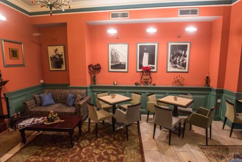 City Hotel Apollonion – Karpenisi, AL