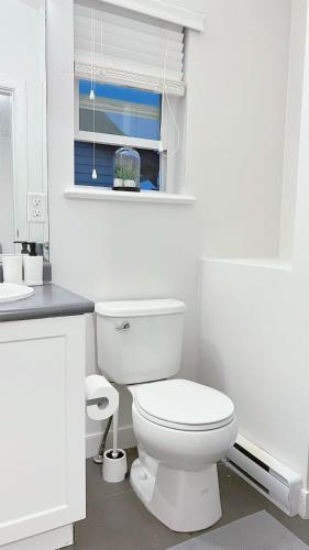 Private Entrance Entire Guest Suite - 1 bedroom in Coquitlam, Canada