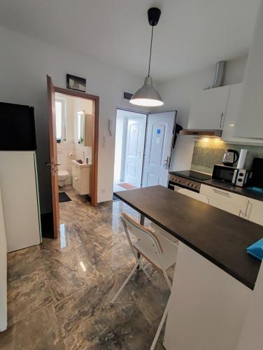 RYB Lofts - Modern Comfort by Downtown BP 1