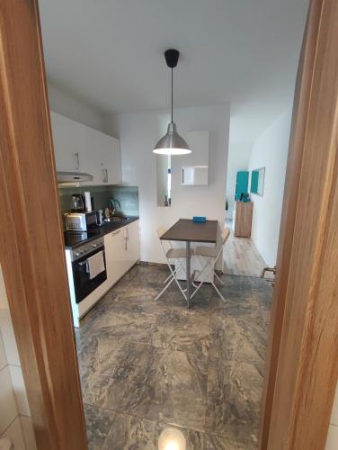 RYB Lofts - Modern Comfort by Downtown BP Room Type - Studio Apartment