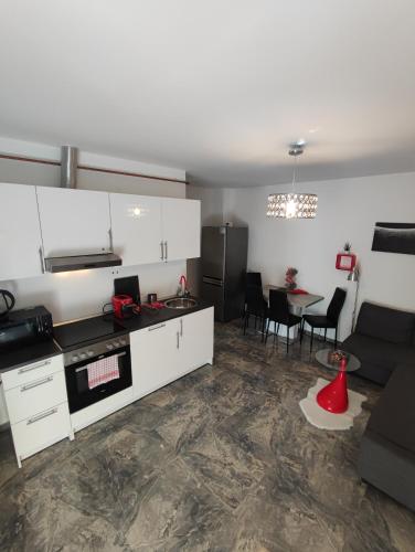 RYB Lofts - Modern Comfort by Downtown BP 4