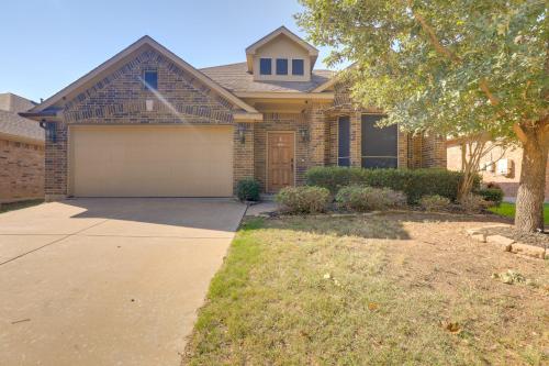 Mansfield Home with Private Yard and Covered Patio!