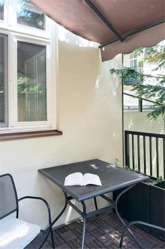 Hidden gem - Cozy quiet 2BR apt in city center