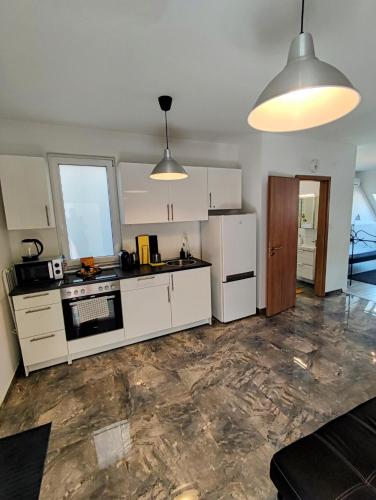 RYB Lofts - Modern Comfort by Downtown BP 4