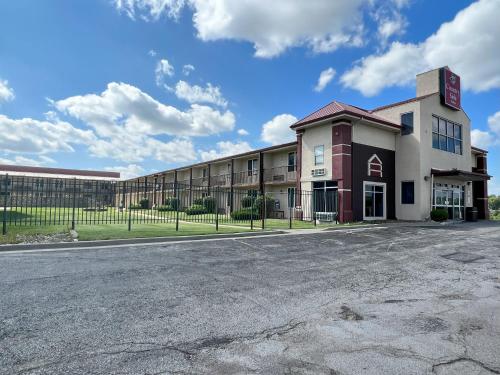 Countryside Suites Kansas City Independence I-70 East Sports Complex Hotel