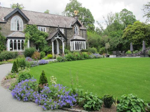 Cedar Manor, Windermere