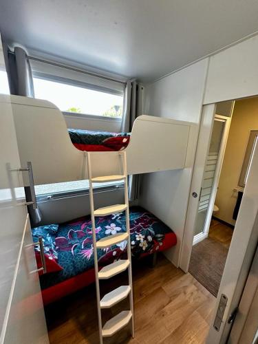 Mobil home 3 chambres avec jacuzzi