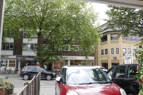 Adams Guest House - image 2