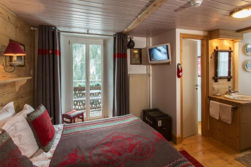 Superior Double Room with Balcony