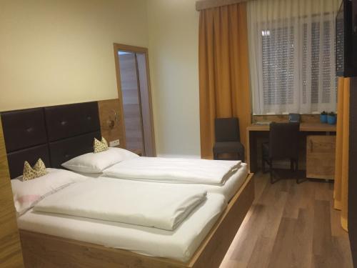 Accommodation in Jois