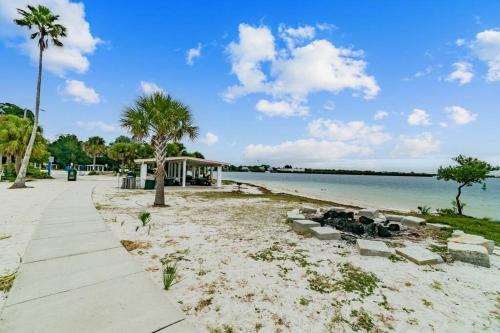 Közeli látványosságok, Luxury, Countryside, Tranquil Retreat at The French Château of Odessa (Luxury, Countryside, Tranquil Retreat at The French Chateau of Odessa) in Trinity (FL)