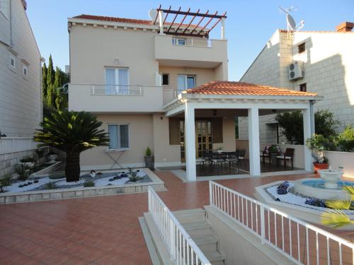 

Apartments Soko