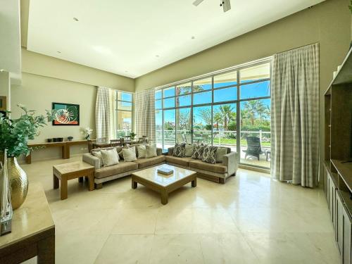 Splash into Style Ground Floor Poolside Condo