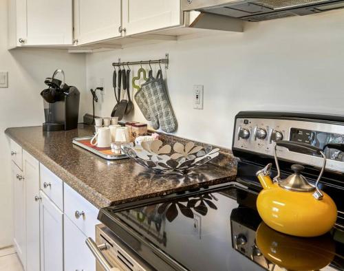 مطبخ, Pool home only 2 miles from the beach in جالفبورت - فلوريدا