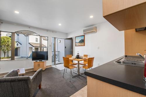 Taupo Central Apartment - image 2
