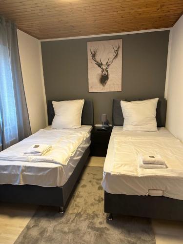bee Apartment: Ideal für Gruppen & Monteure (bee Apartment: Ideal fur Gruppen & Monteure) in Lahnau