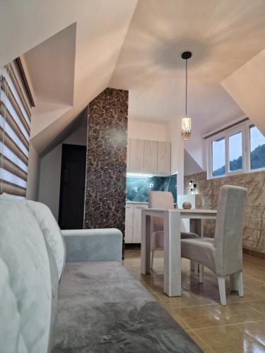 One-Bedroom Apartment with City View