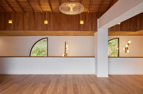 Hilltop Enchanting Villa with Stunning Views & Jacuzzi, Medellín (Foto 8)