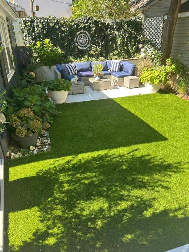 Adorable 1 bedroom cottage in Queens