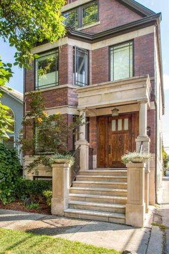 Featured in Chicago Socials Most Luxurious Airbnbs in Chicago, USA