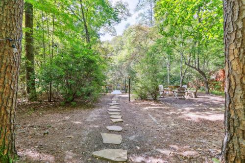 Rustic Creekside Blue Ridge Cabin Waterfront Deck