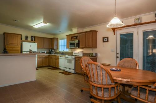 The Blue Nile! Your Florida Vacation is Calling. Vacation, Leisure or Business in Homosassa, USA