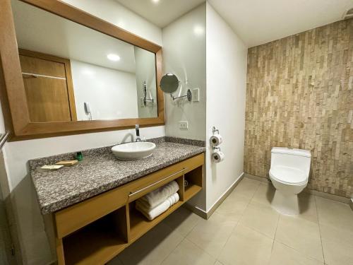 496995241 Wyndham Garden Quito