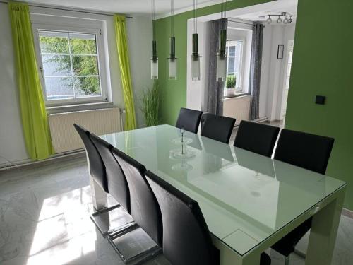 Palvelut, Outlet Center House with Garden & Parking in Parndorf