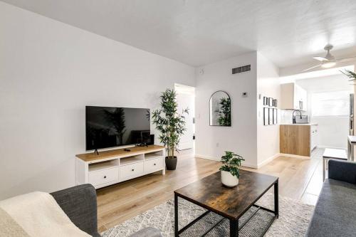 Miami Airport 2-bedroom unit with speedy Wi-Fi Virg8 – khách sạn tại Miami Springs