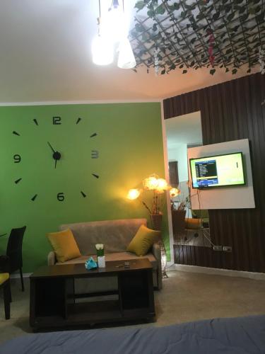 Swimming pool studio