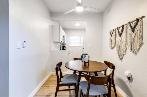Stylish 2BR central Fast Wi fi virg2 in Miami, USA