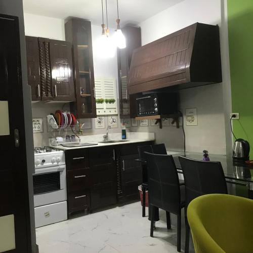 Kitchen, Swimming pool studio in City Center