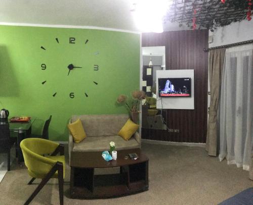 Swimming pool studio