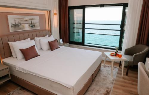 Vira Otel Suites Room Type - Suite with Sea View